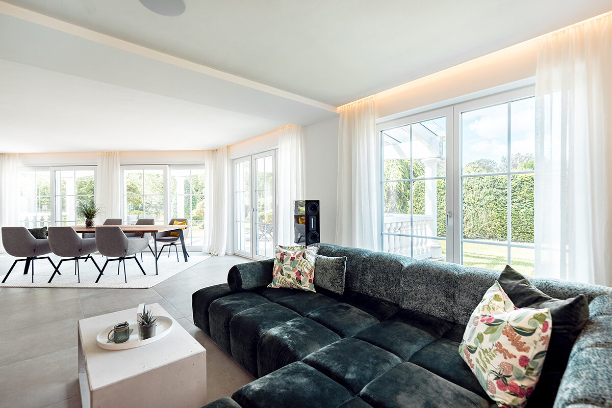 F42E5EE4-F9CE-4BD7-9E59-E4512F05B66A